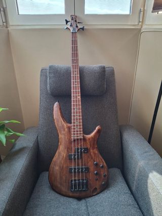 Bajo Ibanez + Amplificador Vox 10W