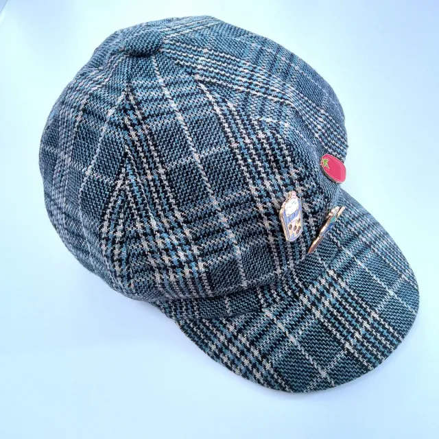 Berretto scozzese per adulti con spilli