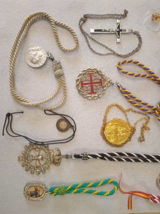 Medallas religiosas - 14 piezas