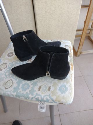Botines negros de ante