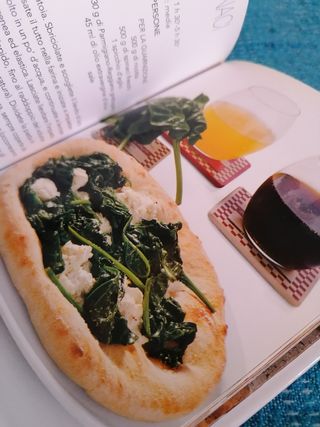 Libro cucina ricette "Pizze e focacce"