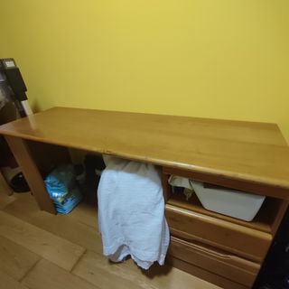 Mesa estudio  de madera pino - Buen estado.