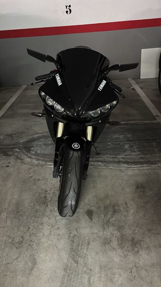 Yamaha R6 