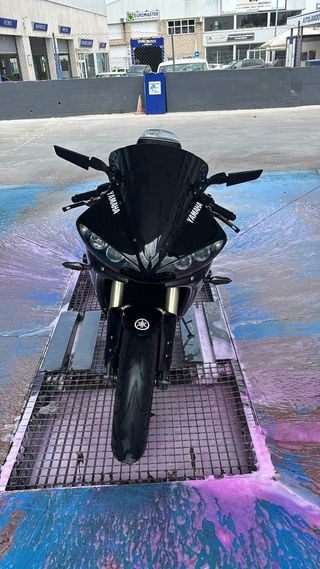 Yamaha R6 