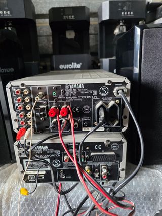 Yamaha RX-E600: Equipo de sonido