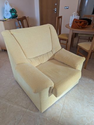Sofá 2 plazas + sillón amarillos
