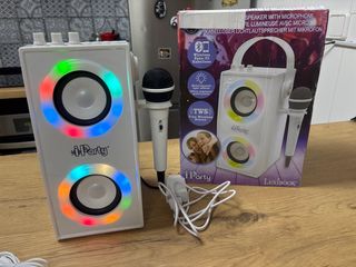 Altavoz Karaoke iParty con Micrófono
