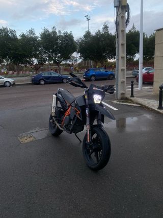 KTM 690 SMR - Supermoto
