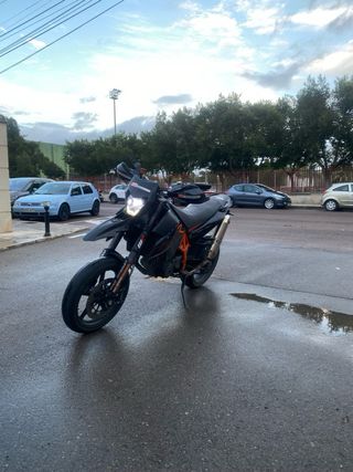 KTM 690 SMR - Supermoto