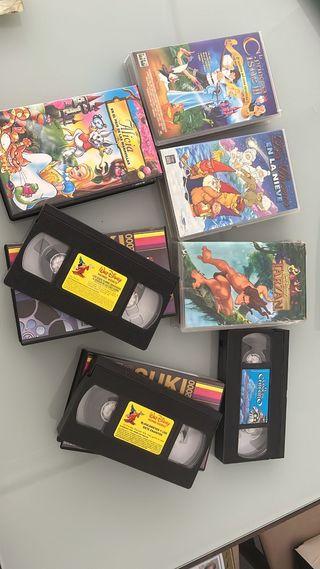 VHS Disney: Blancanieves y El viaje de Chihiro