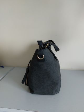 Bolso marca Desigual. 