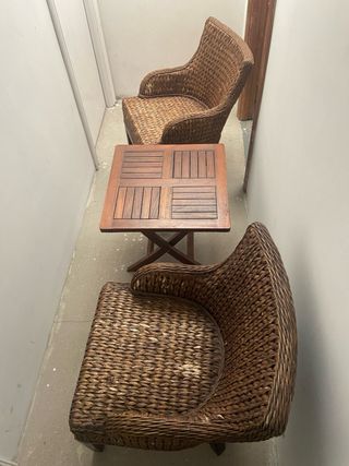 Juego de mesa y 2 sillas mimbre
