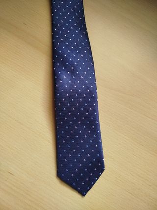 Corbata azul. Nueva con cuadraditos celeste y rosa