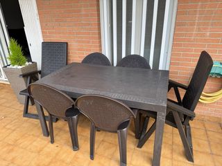 Mesa y sillas jardín - plástico