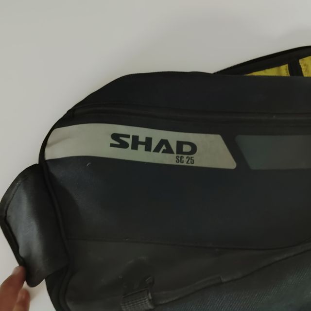 Bolsa Shad SC25 moto depósito + regalo.
