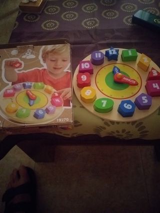 Juego de pinzas y bolas de colores