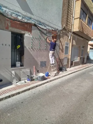 Sustitución de bañera por plato y mucho mas