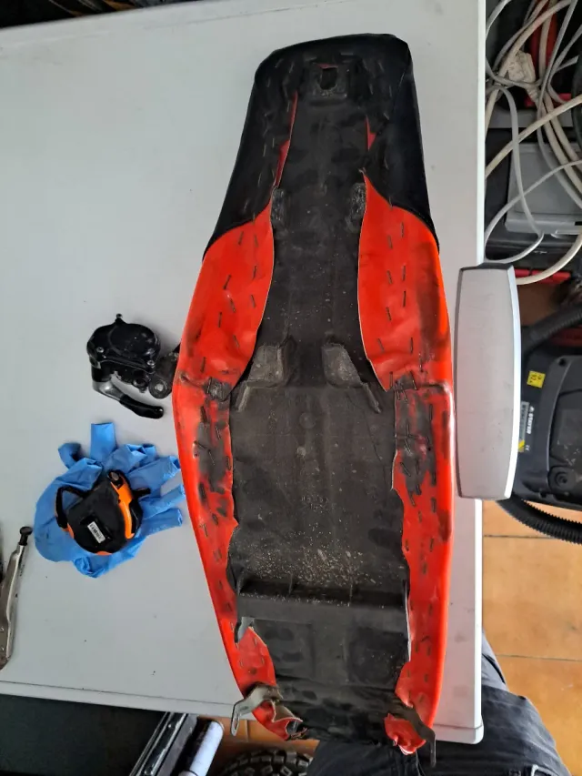 Asiento Honda CR 250R (1999)