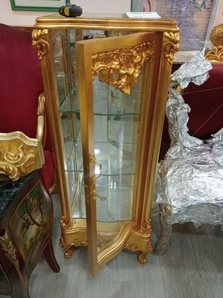 Vitrina dorada estilo Luis XV