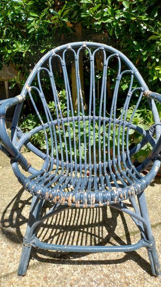 Silla ratán azul vintage