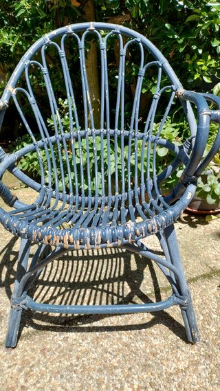 Silla ratán azul vintage