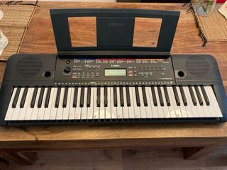 Yamaha PSR-E263 Teclado