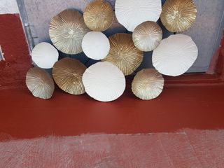Escultura pared metal dorado-blanco 65x40cm