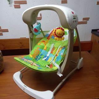 Fisher-Price Rainforest Mecedora Bebé