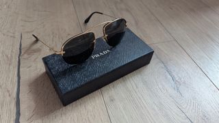 Gafas Prada - Sol - Negras/Doradas