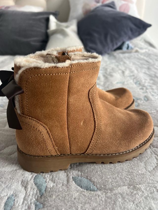Botas UGG niña talla 31/ 60€