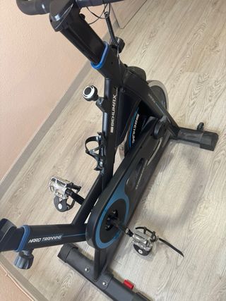 Bicicleta estática BH Fitness