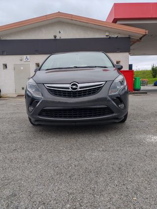 Opel Zafira Tourer 2015