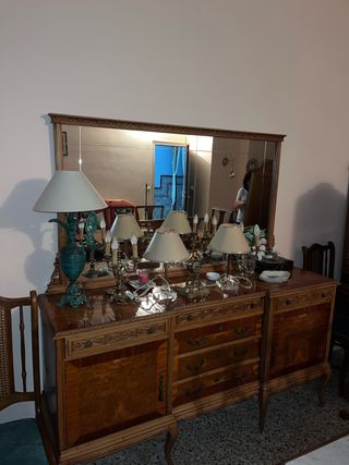 Armario antiguo de madera