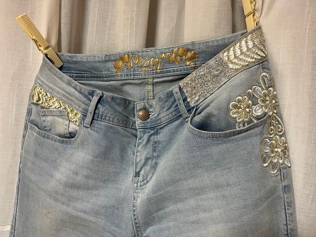 Vaqueros Desigual bordados -talla 30