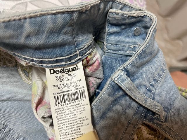 Vaqueros Desigual bordados -talla 30