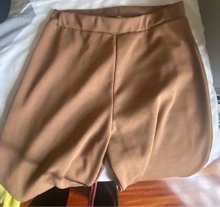 Pantalón acampanado marrón