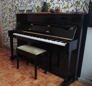 Piano vertical Kawai CX-5 + banqueta y metrónomo