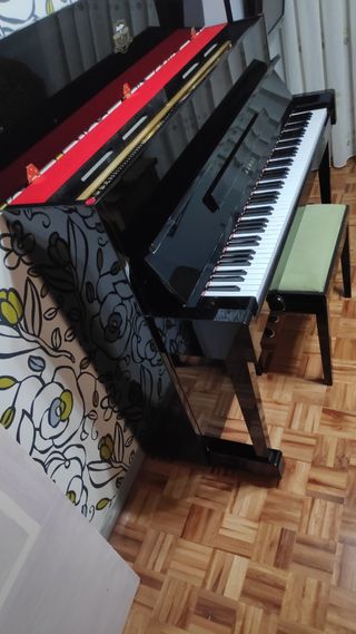 Piano vertical Kawai CX-5 + banqueta y metrónomo