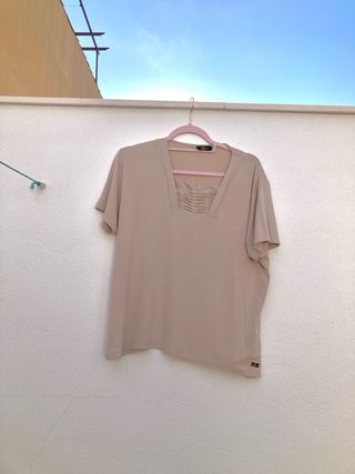 Camiseta Escote con alforzas