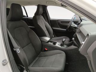 Volvo XC40 Momentum Core 2WD