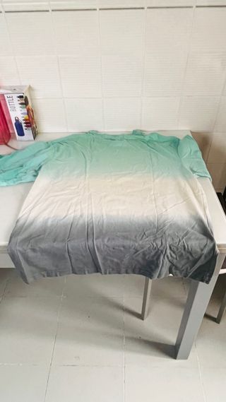 Camiseta degradada gris-teal