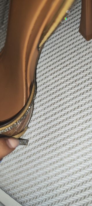 Tacones Zara dorados