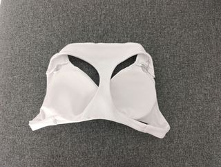 Top deportivo blanco