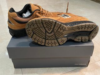New Balance 2002R Marrón - 40.5

PRECIO NEGOCIABLE
