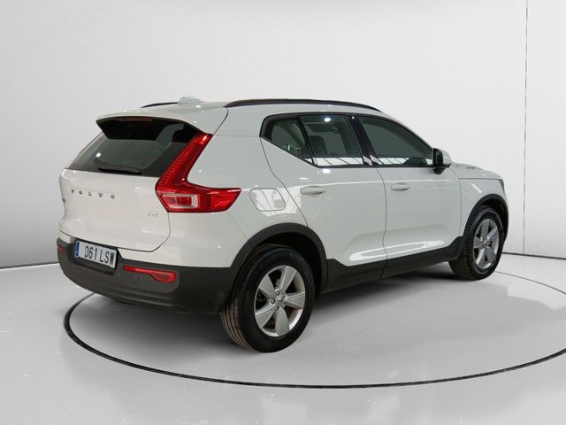 Volvo XC40 Momentum Core 2WD