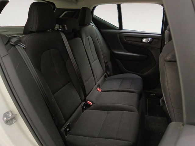 Volvo XC40 Momentum Core 2WD