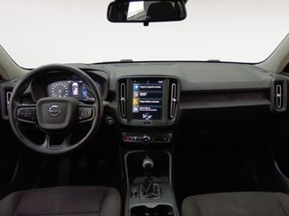 Volvo XC40 Momentum Core 2WD