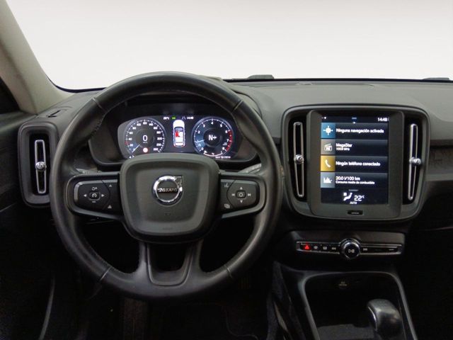 Volvo XC40 Momentum Core 2WD