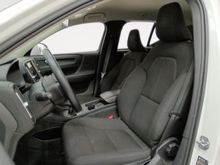 Volvo XC40 Momentum Core 2WD