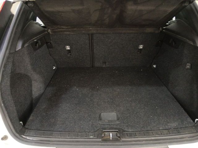 Volvo XC40 Momentum Core 2WD